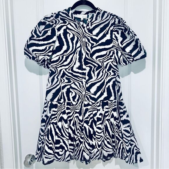 AVARA EXCLUSIVE Women’s Elyse Dress Sz Small Puff Sleeve Navy/White Pockets NWT - Picture 2 of 16